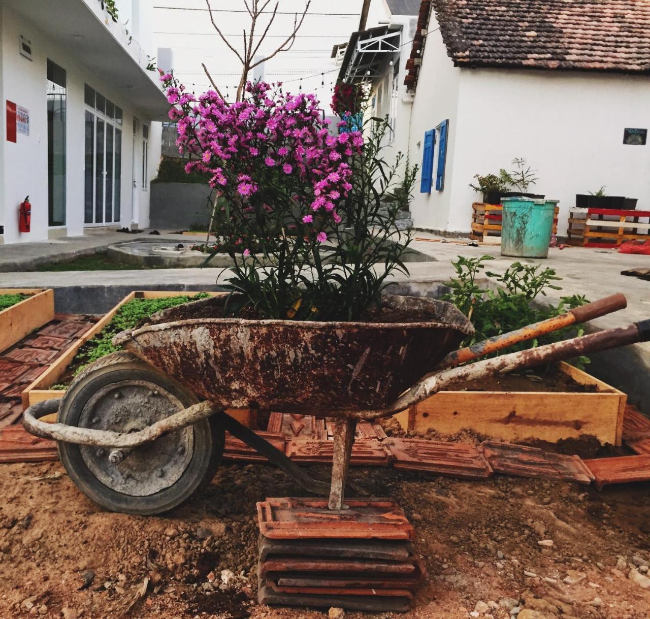 Kontum Home Sweet Homestay コントゥム エクステリア 写真