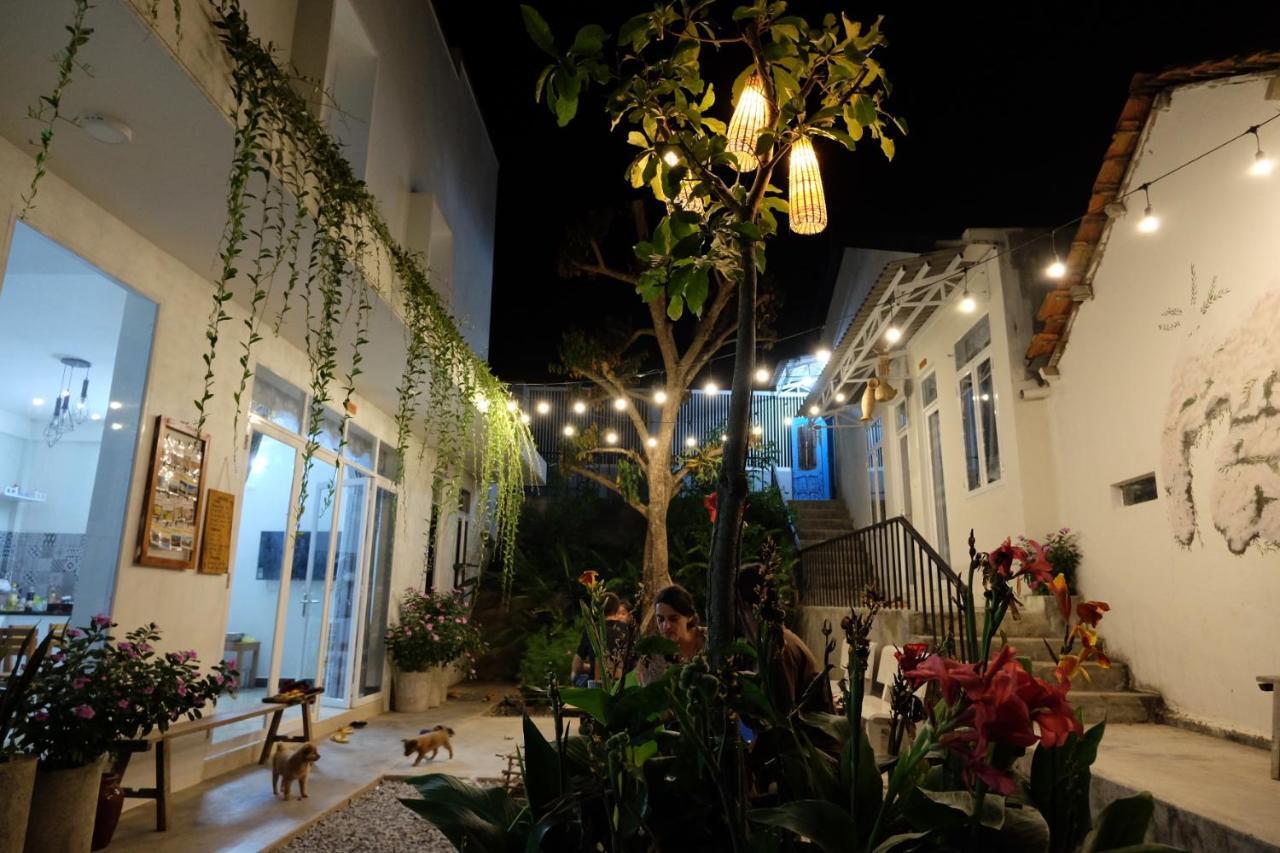 Kontum Home Sweet Homestay コントゥム エクステリア 写真